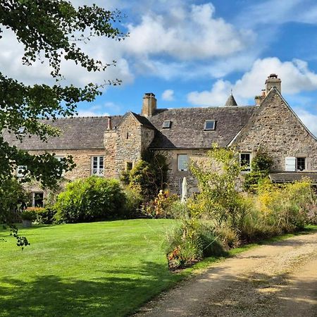 Gite De Charme Au Manoir Du Plessis-Quinquis Sainte-Seve Kültér fotó