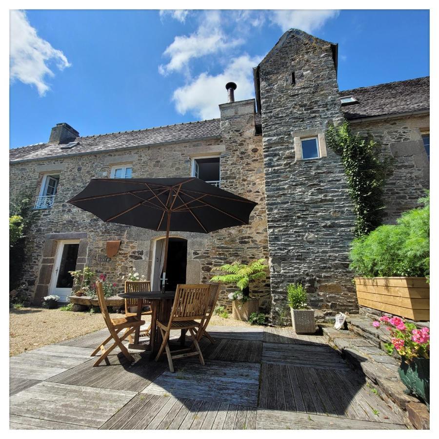 Gite De Charme Au Manoir Du Plessis-Quinquis Sainte-Seve Kültér fotó